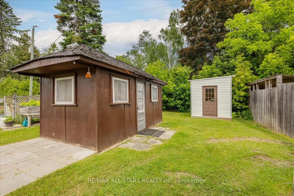562 Catering Road photo 29