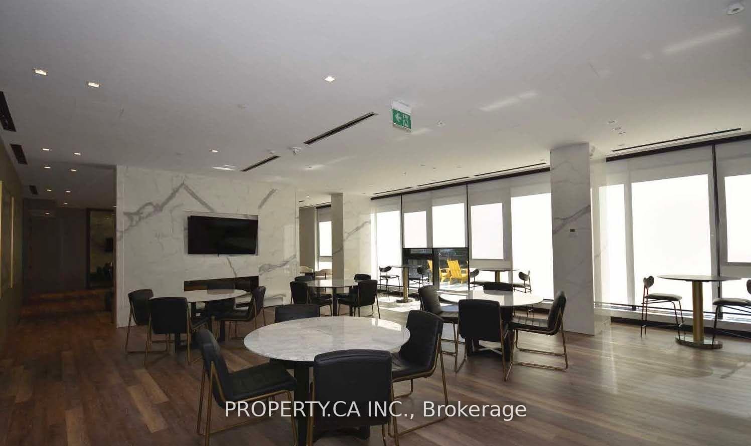 8 Tippett Road Unit 302 photo 8