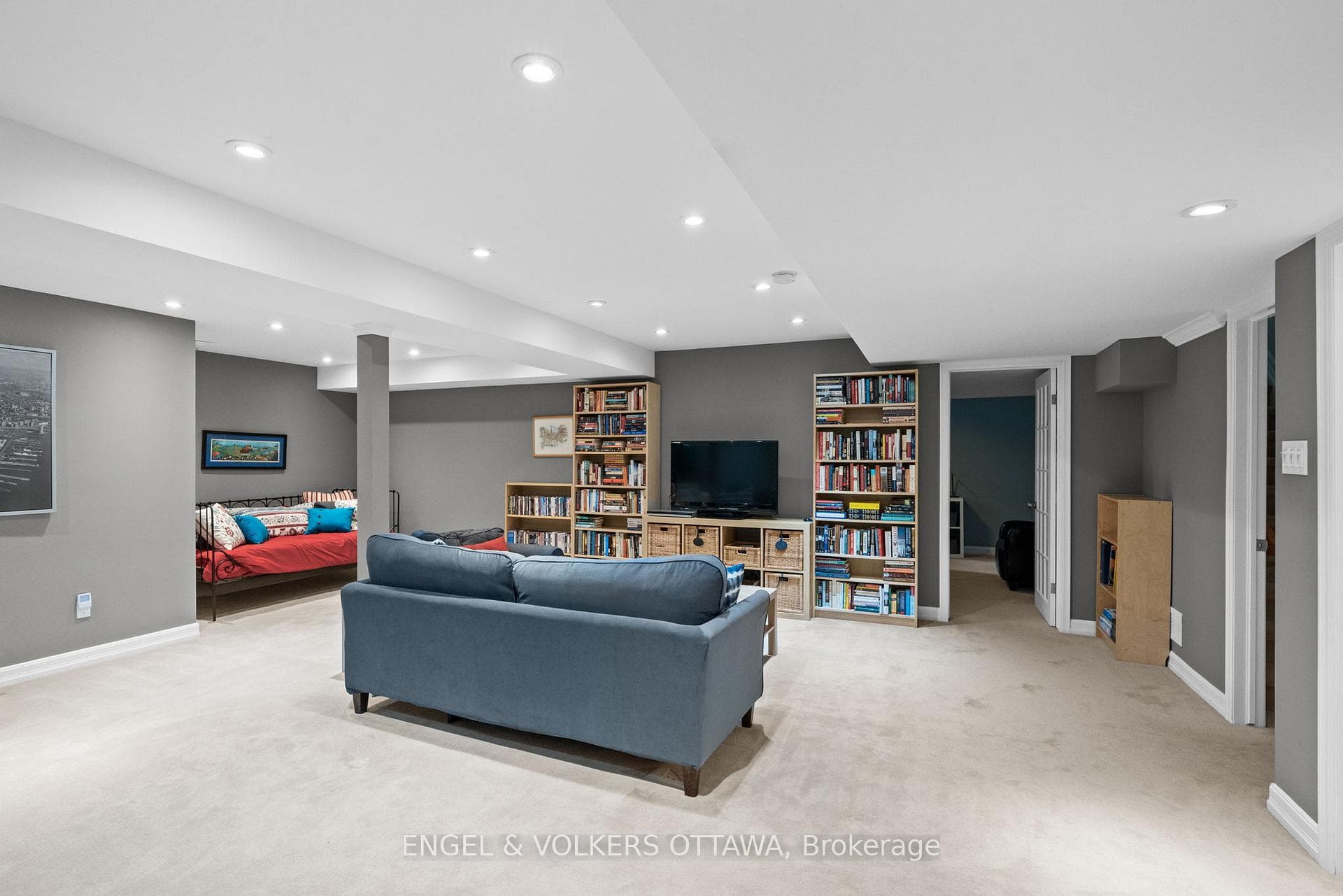 564 Erinwoods Circle photo 30