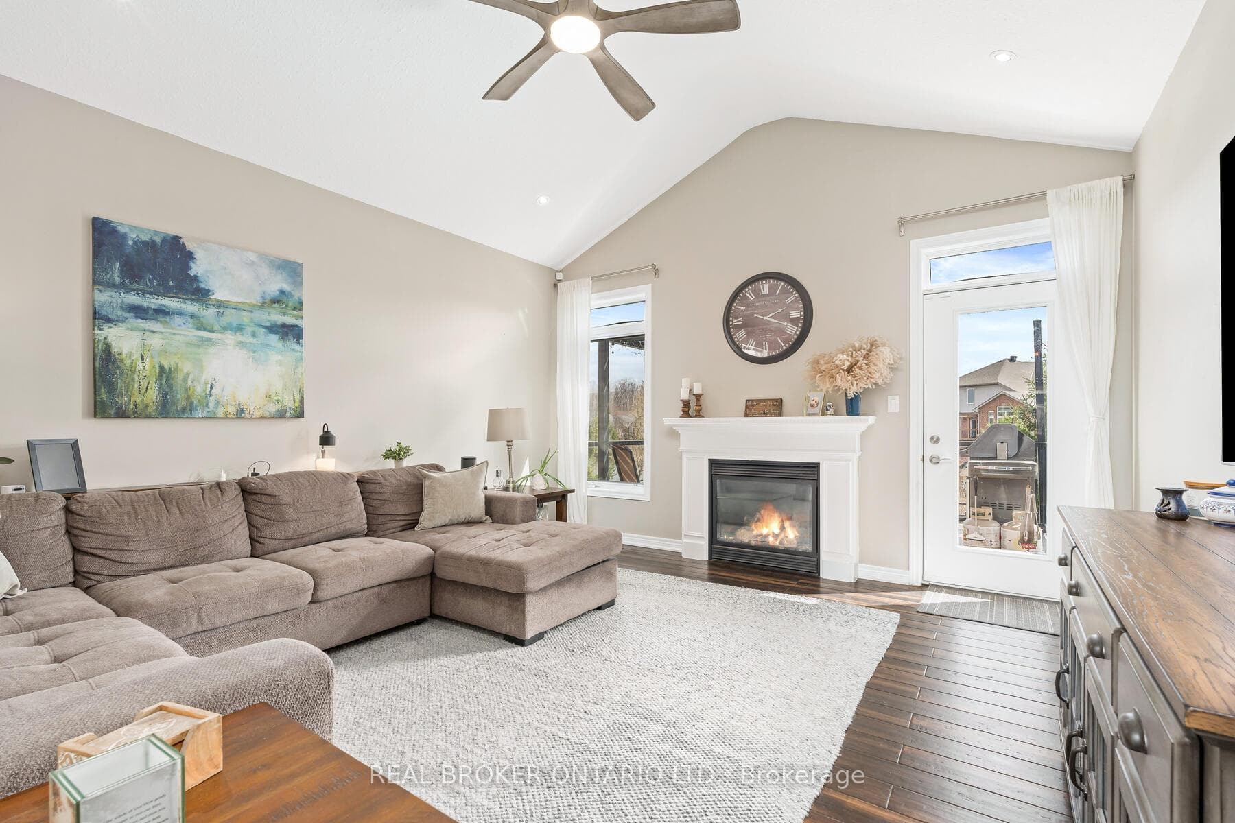 113 Hayward Court photo 3
