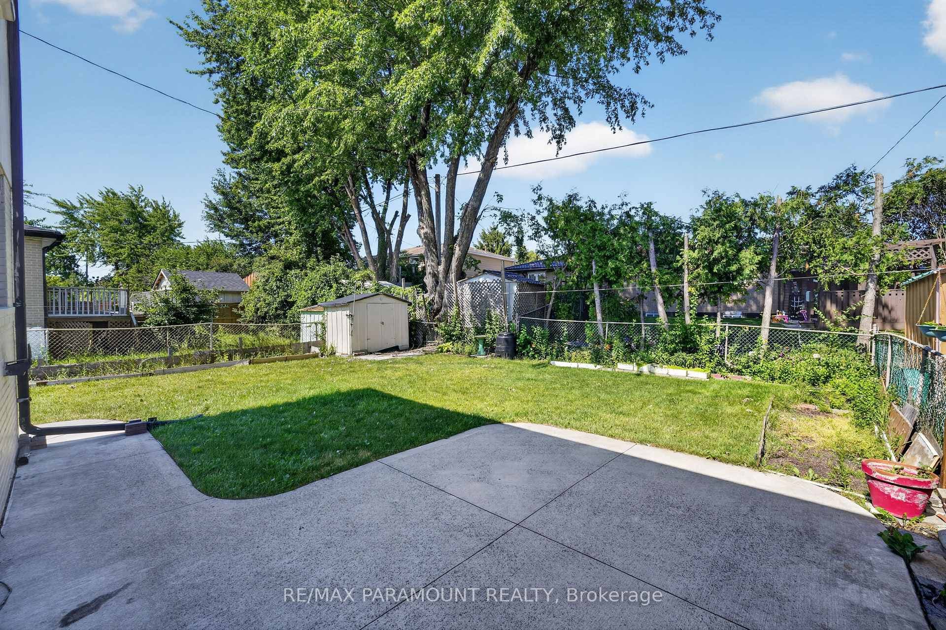 66 Doncaster Drive photo 35