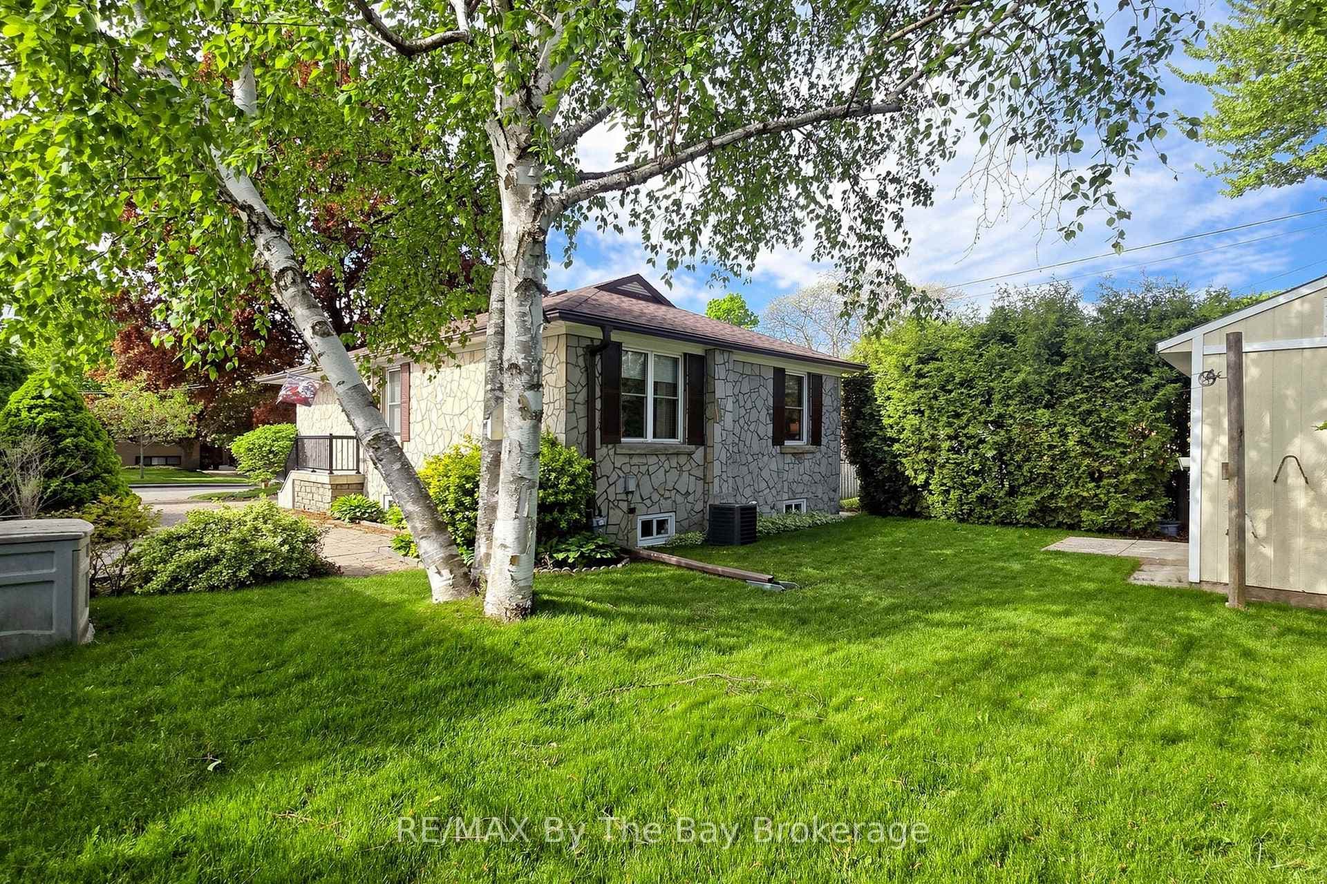 33 Ada Crescent photo 33
