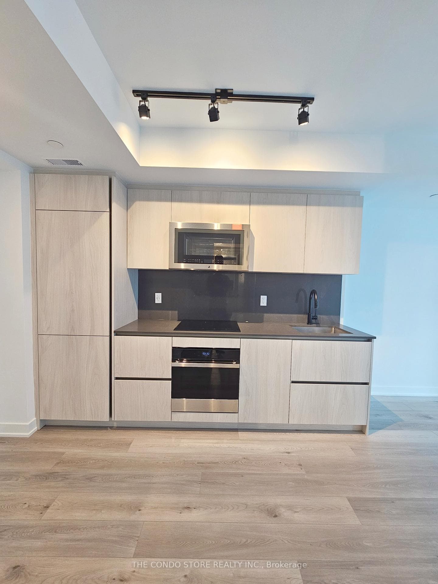 327 King Street Unit 1204 photo 15