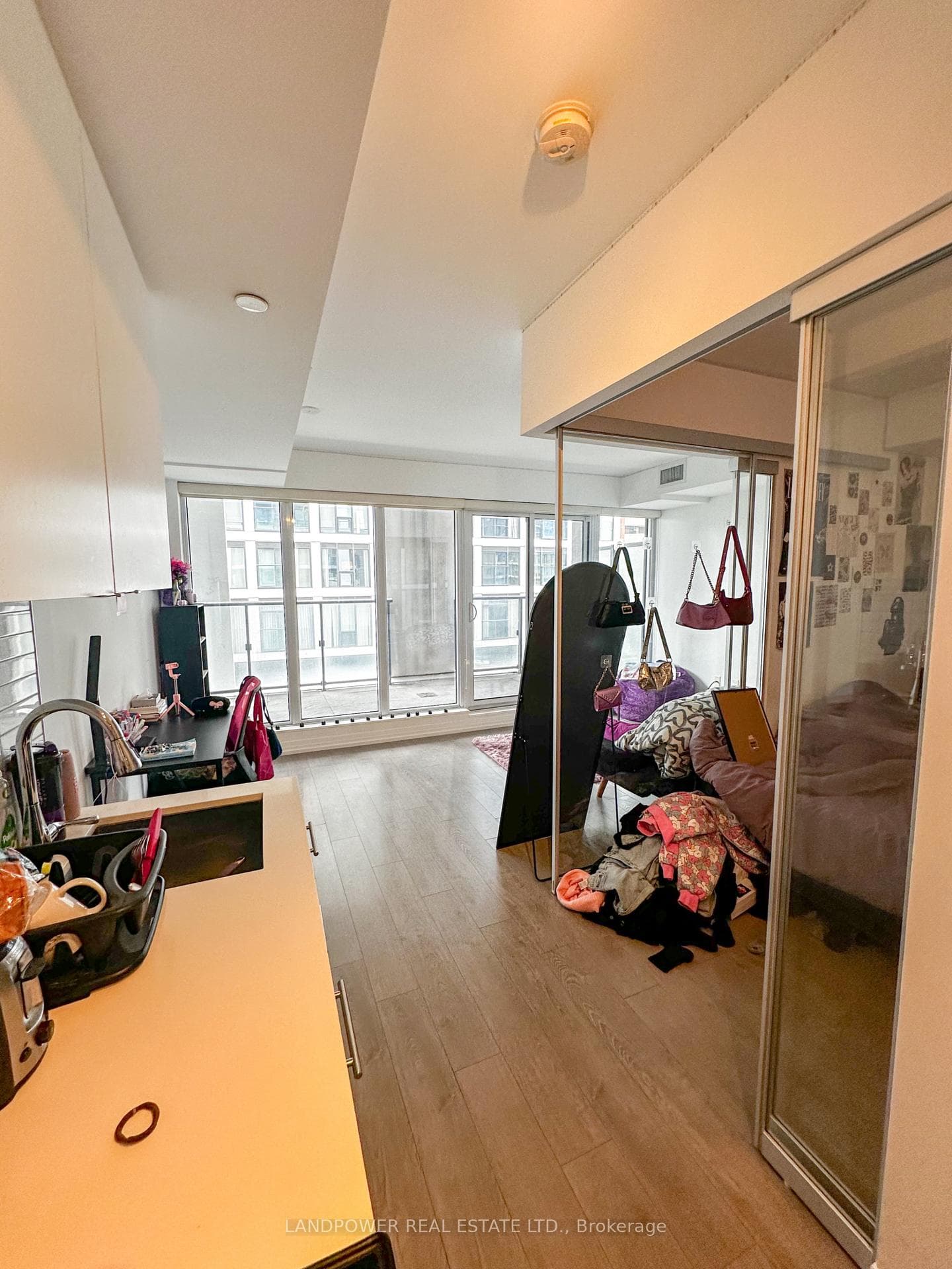 251 Jarvis Street Unit 723 photo 4