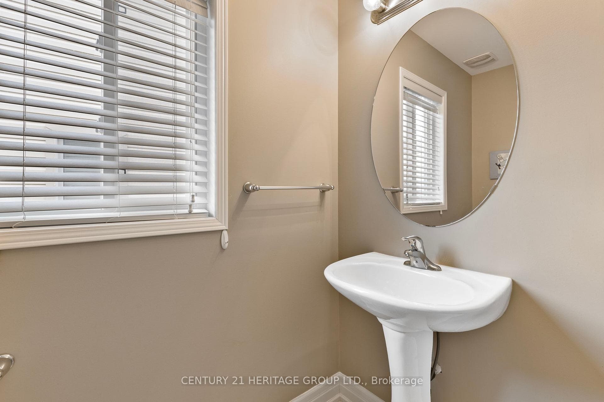 37 Liberty Crescent photo 22