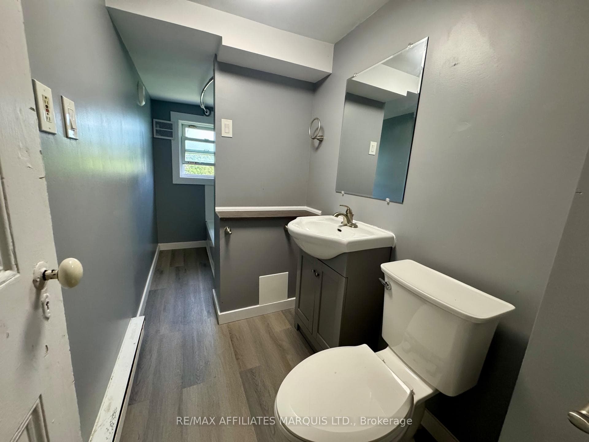 321 Water Street photo 10