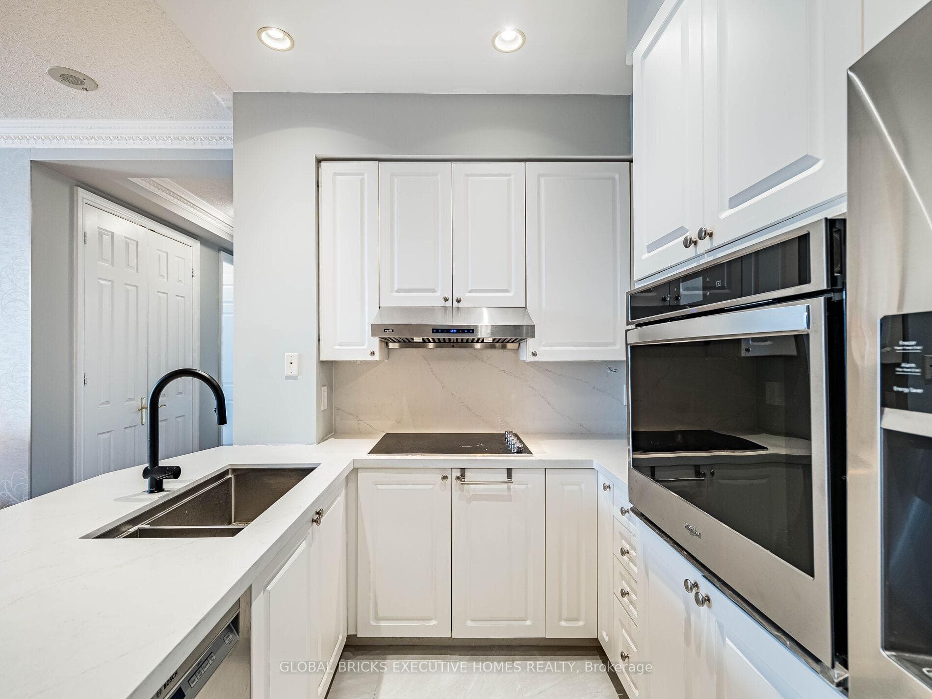 25 Kingsbridge Garden Circle Unit PHO8 photo 18