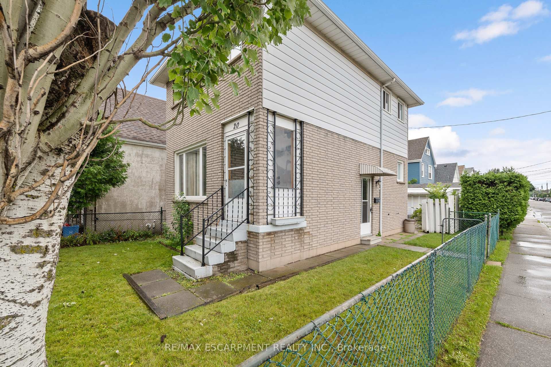 20 Frederick Avenue photo 3