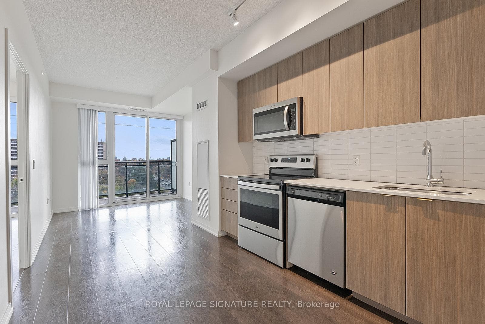3237 Bayview Avenue Unit 612 photo 8