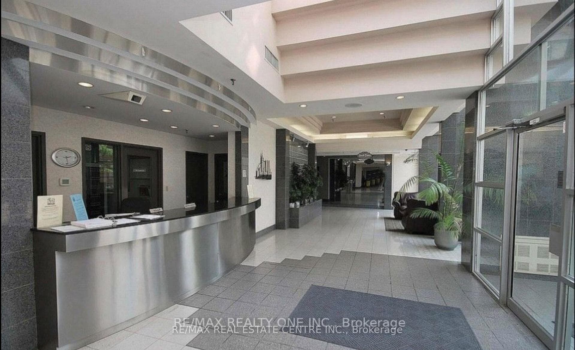 285 Enfield Place Unit 1008 photo 18