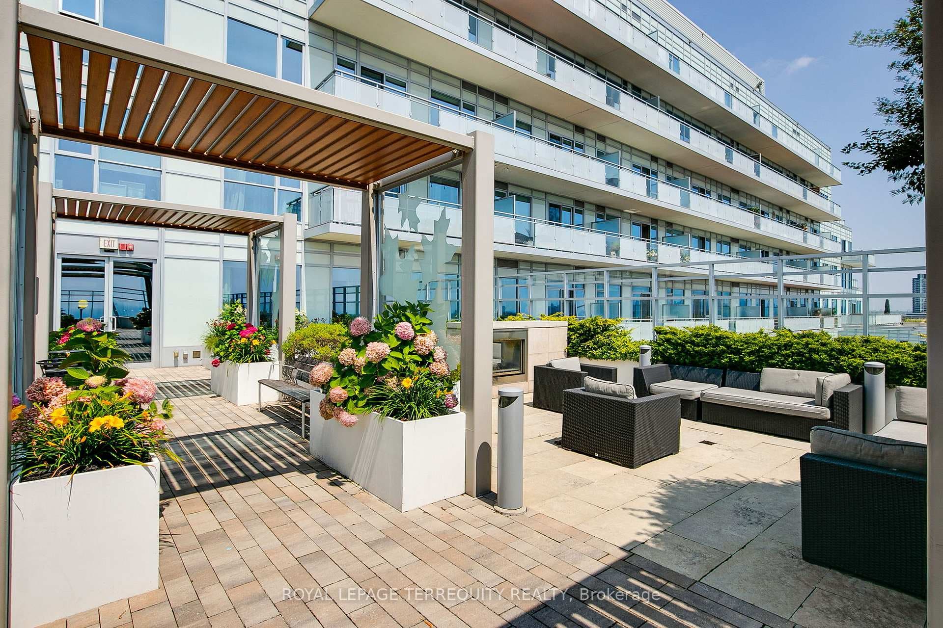 1830 Bloor Street Unit 701 photo 25