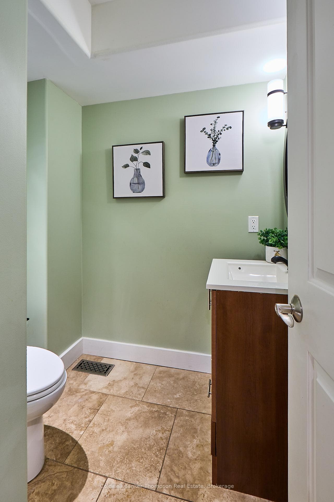 73 PENNYS Lane photo 9