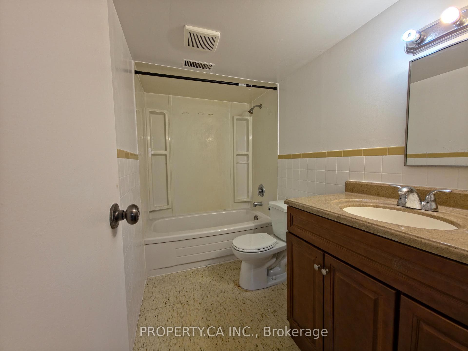 86 Tuscarora Drive Unit Basement photo 3