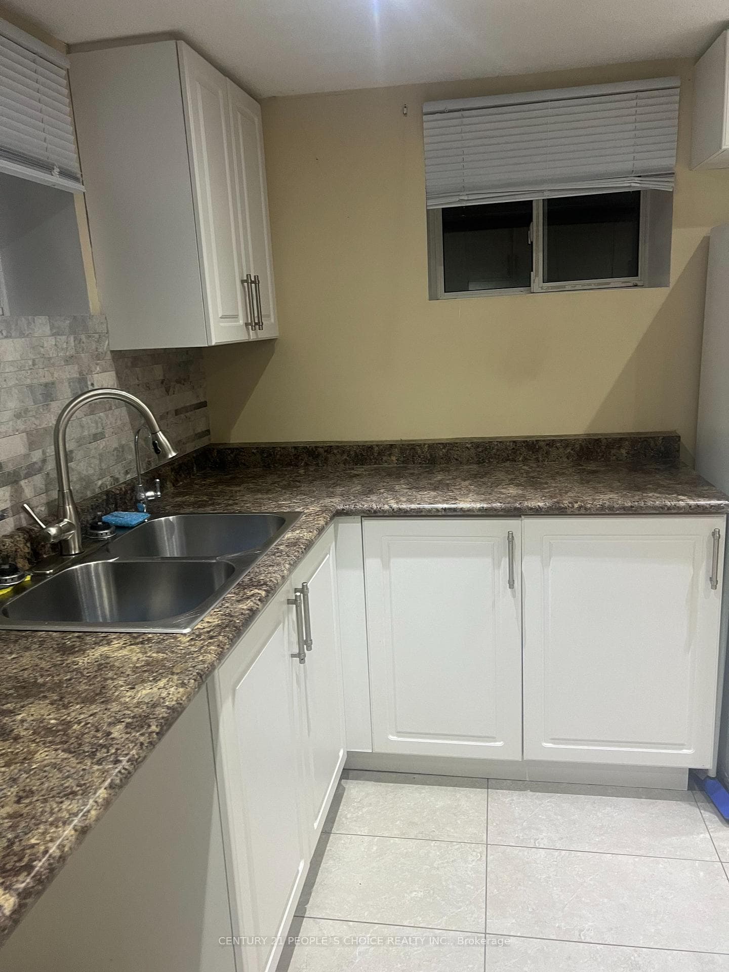 66 Stavely Crescent photo 4