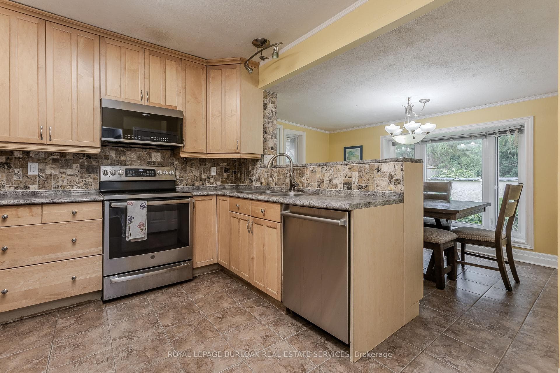 482 Sherin Drive photo 8