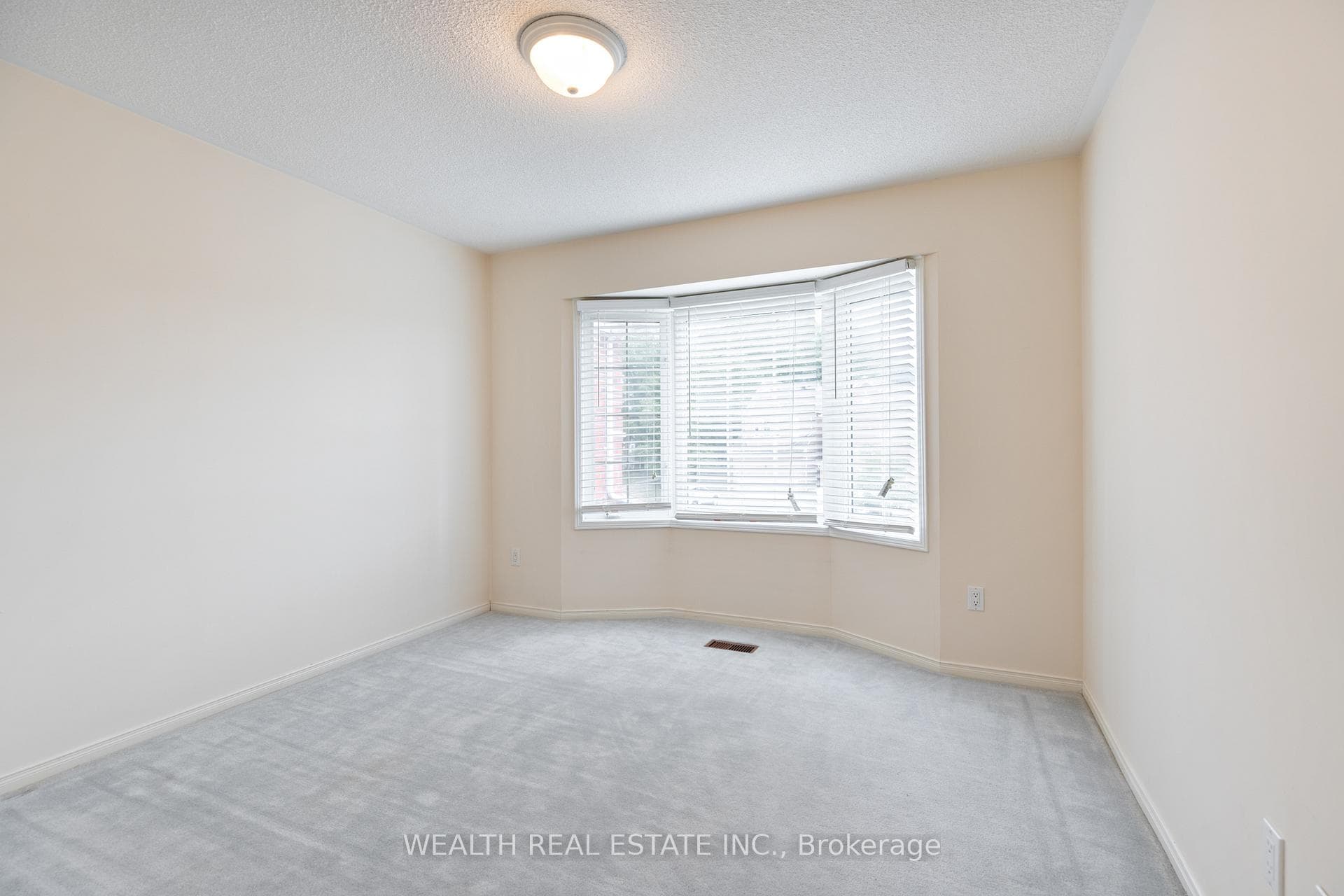 89 Snowdon Circle photo 16