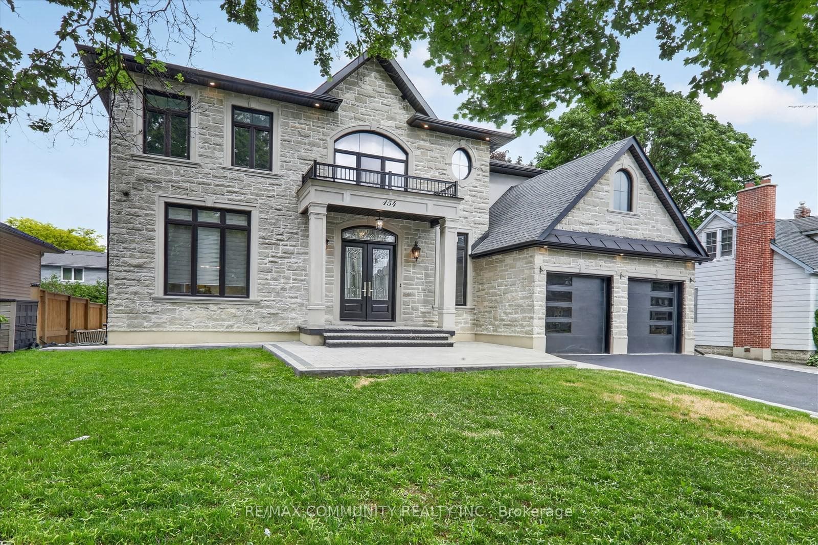 154 Burkholder Street photo 2