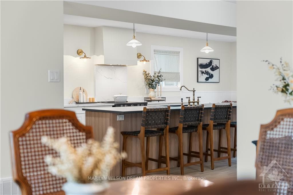 41 DENHAM Way photo 4