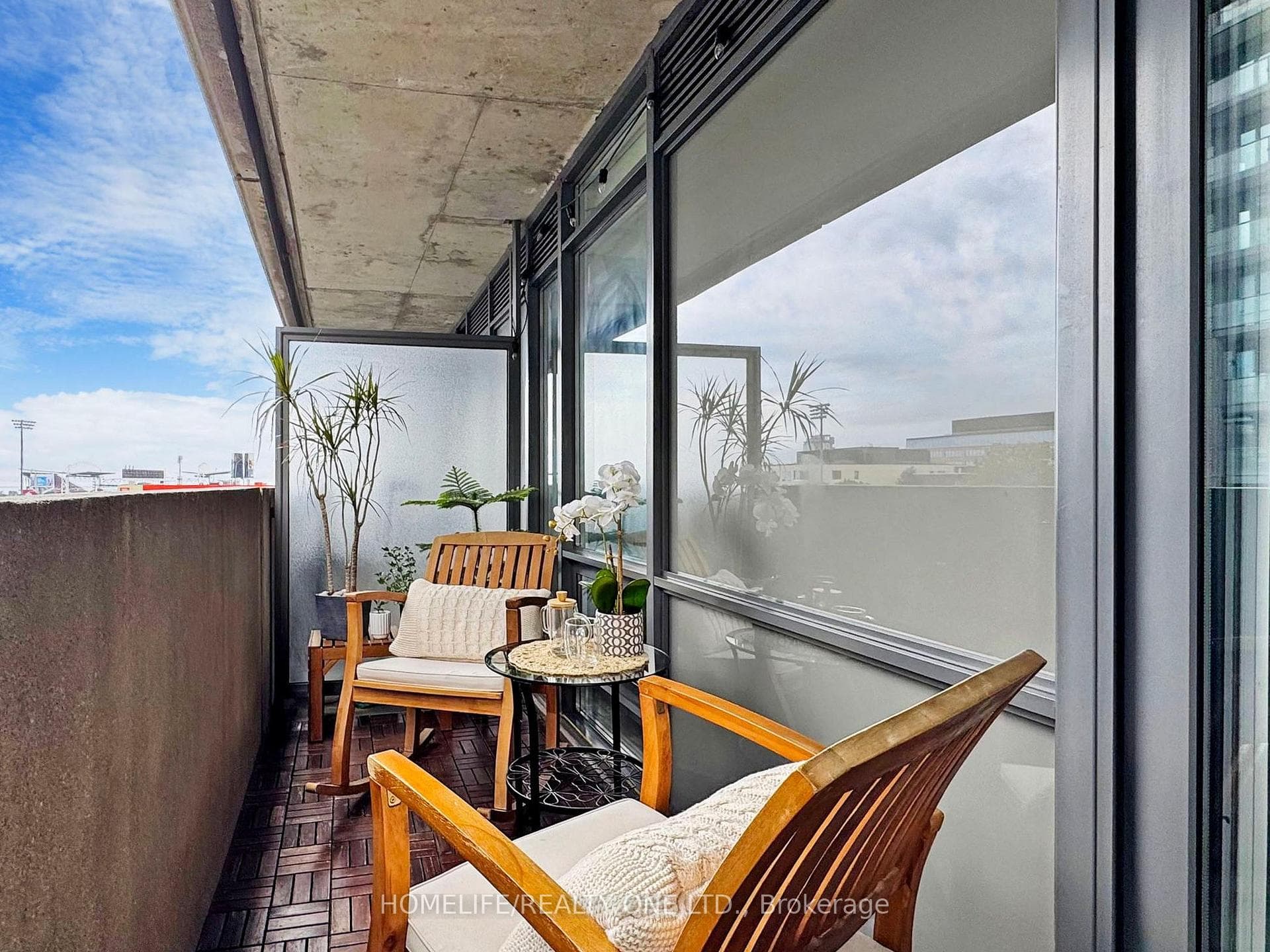 20 Joe Shuster Way Unit 510 photo 25