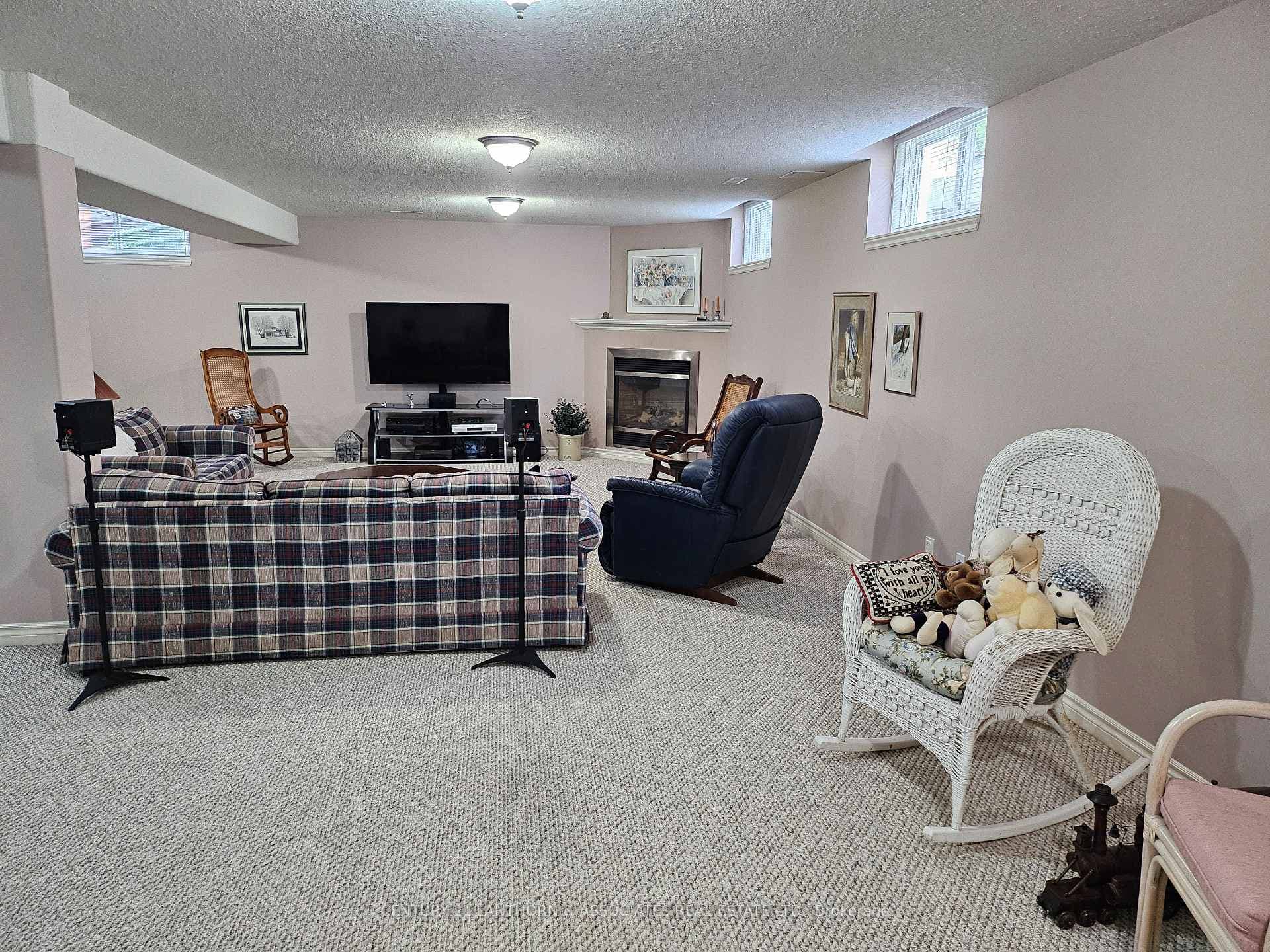 14 Linden Lane photo 17