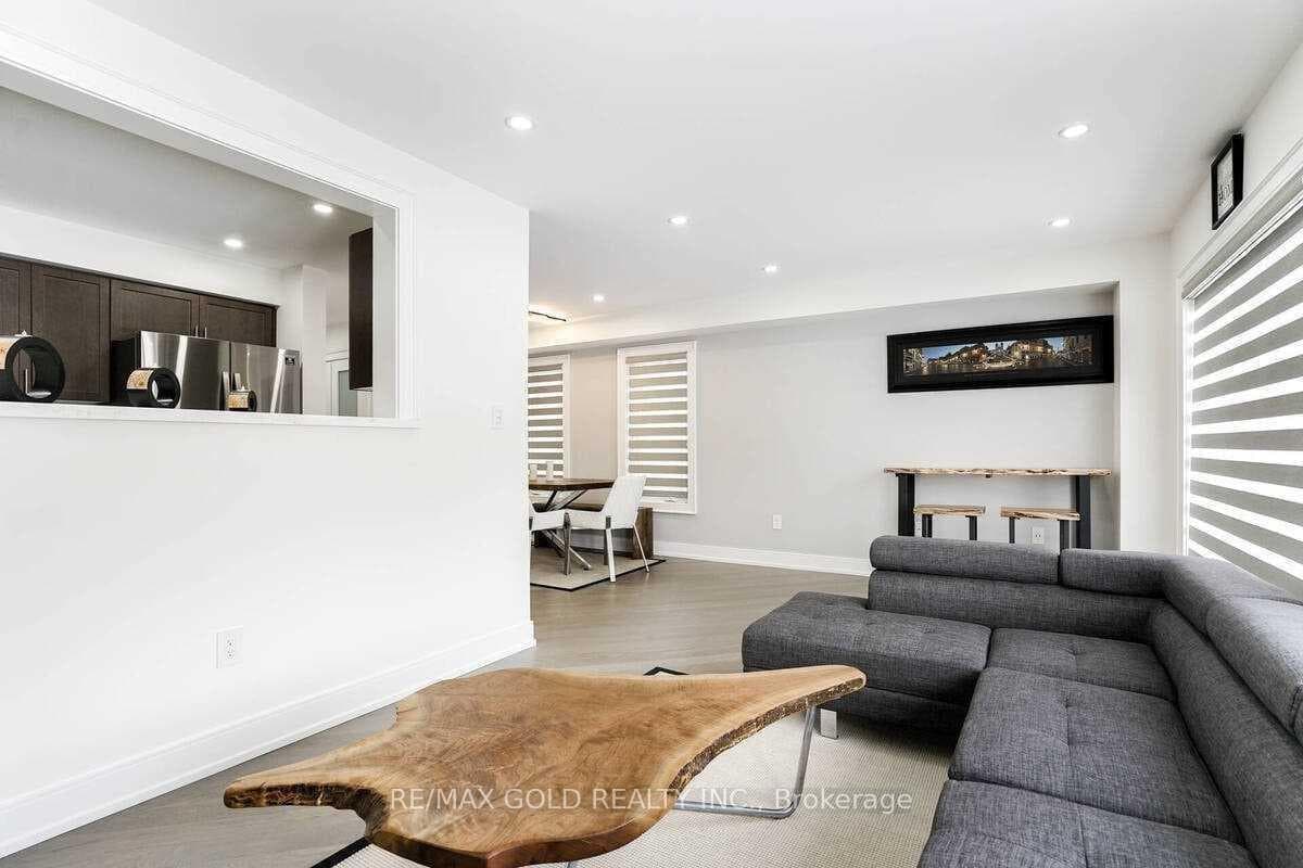 84 Frank's Way photo 10