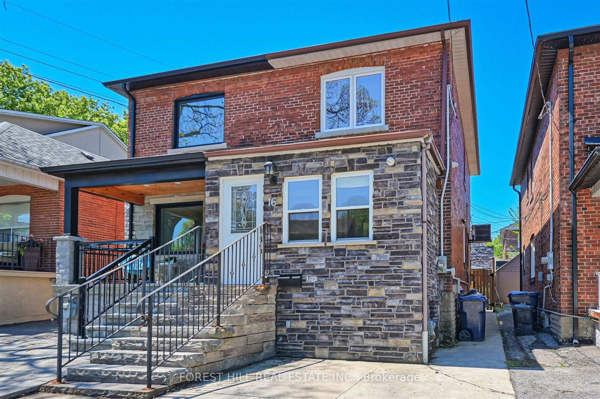 16 Chambers Avenue photo 31
