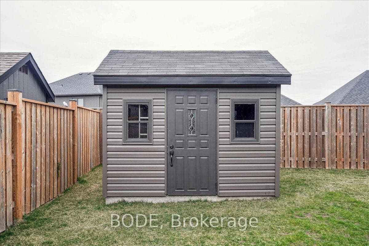 215 Oak Street photo 35