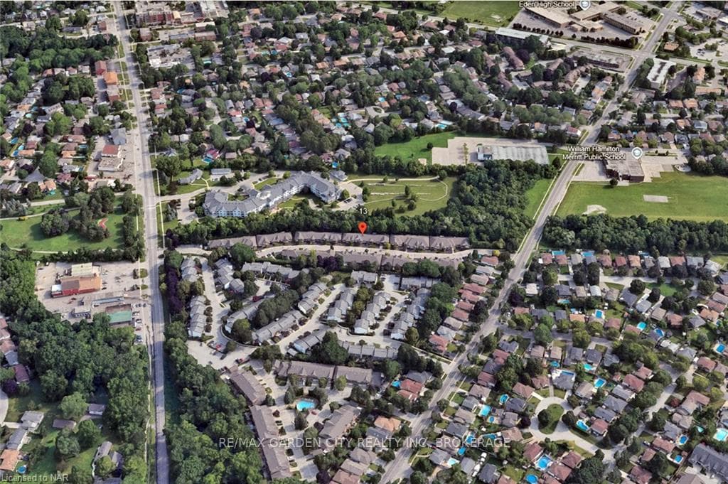 Beautiful secluded community.