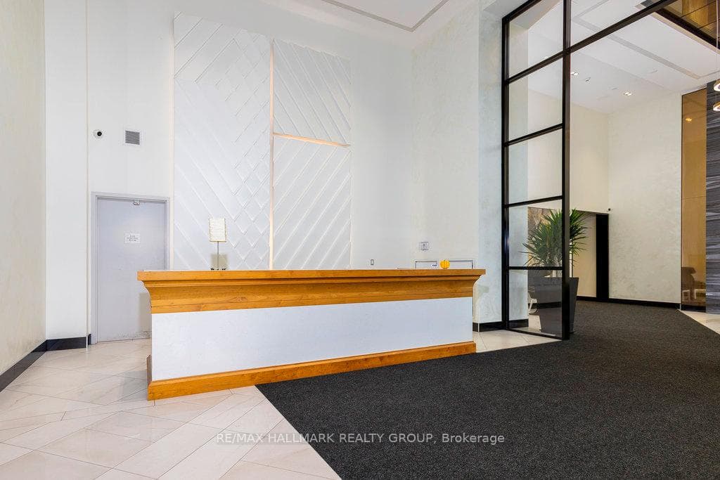 255 Bay Street Unit 601 photo 3