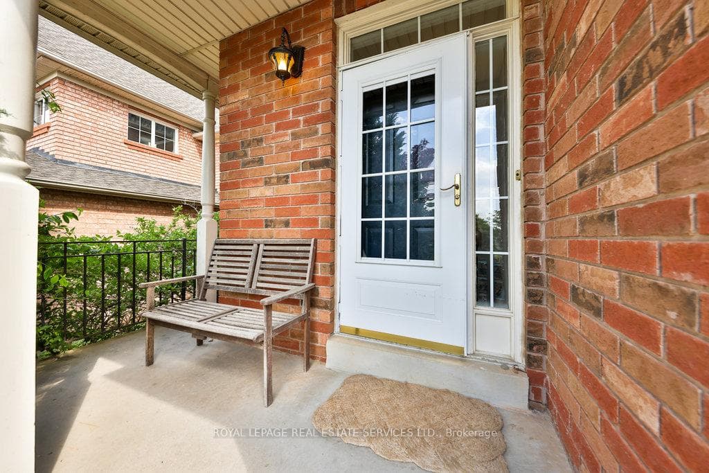 2492 Westoak Trails Boulevard photo 4
