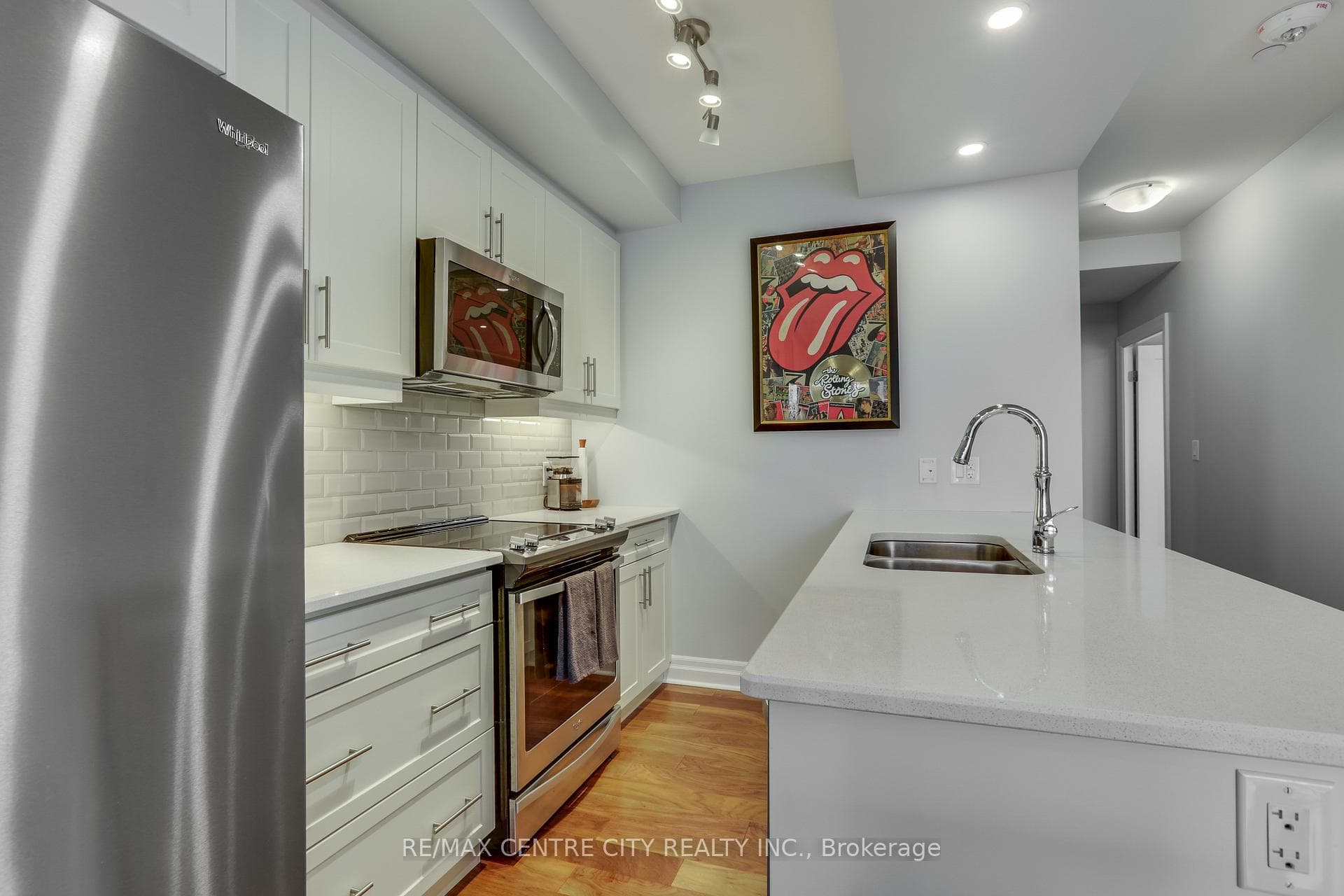 505 Talbot Street Unit 1004 photo 23