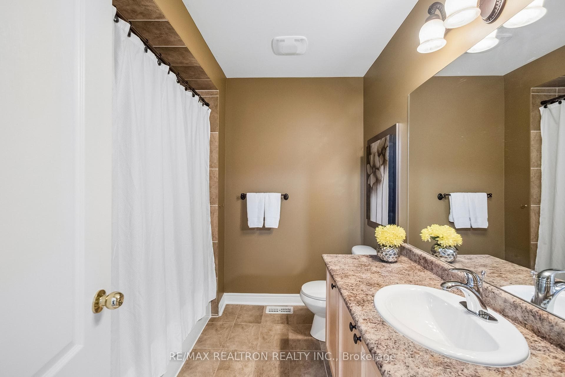 272 Tom Taylor Crescent photo 25