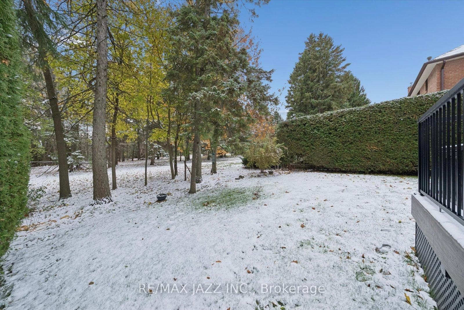 17 Kingswood Drive photo 40