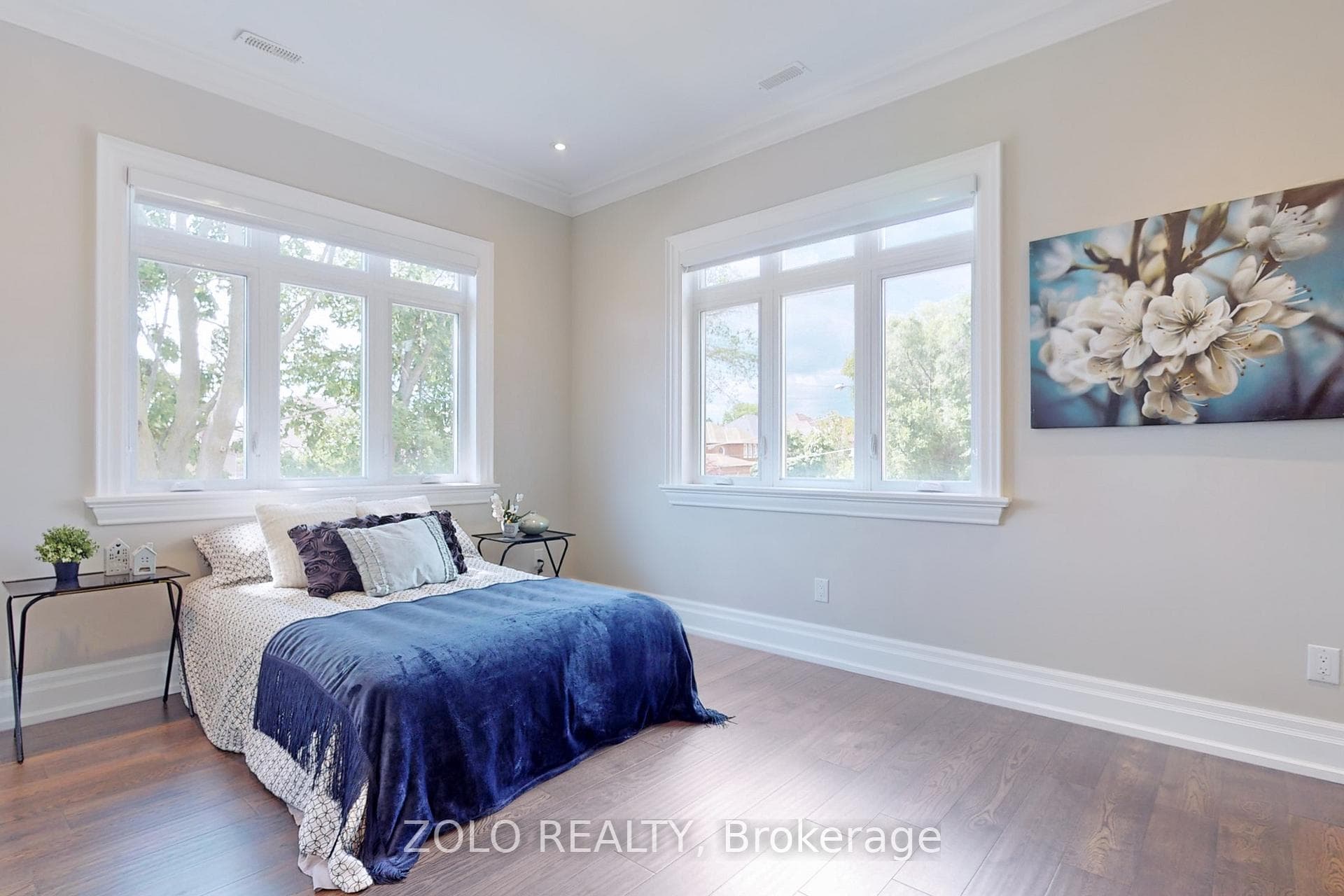 1 White Avenue photo 27