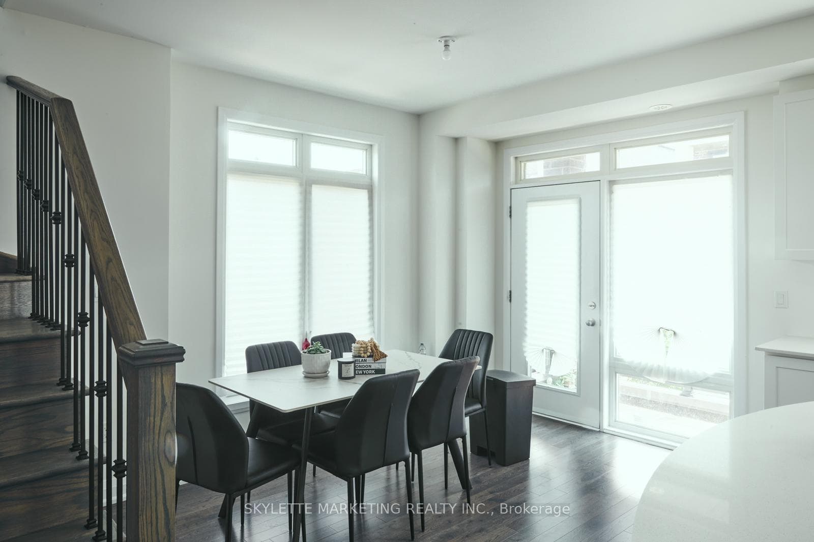 133 Moneypenny Place photo 7
