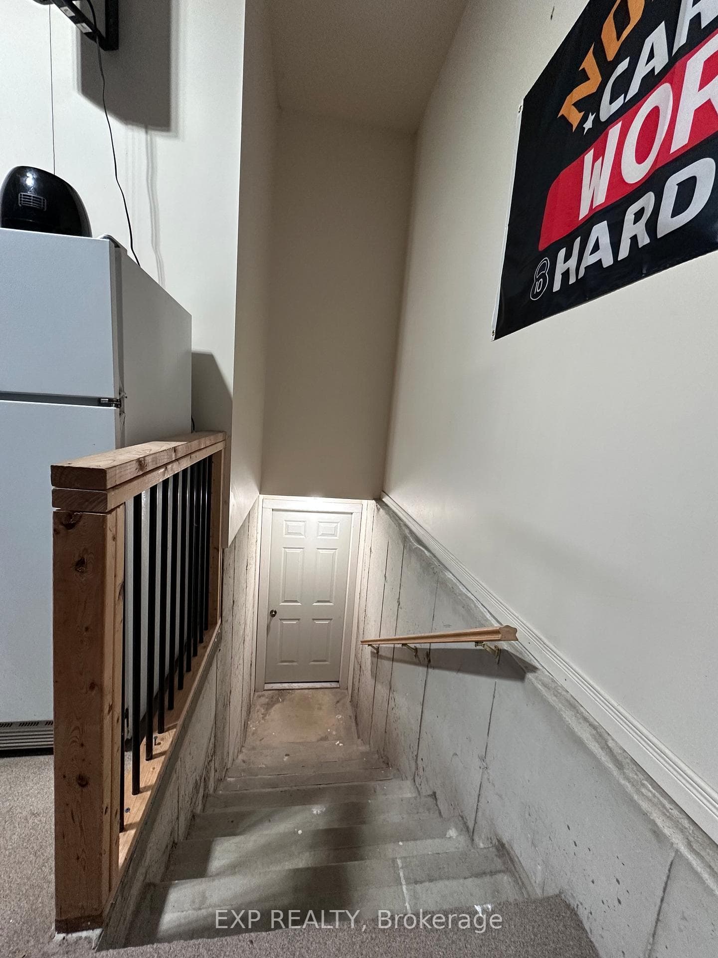 389 Darcy Drive photo 33