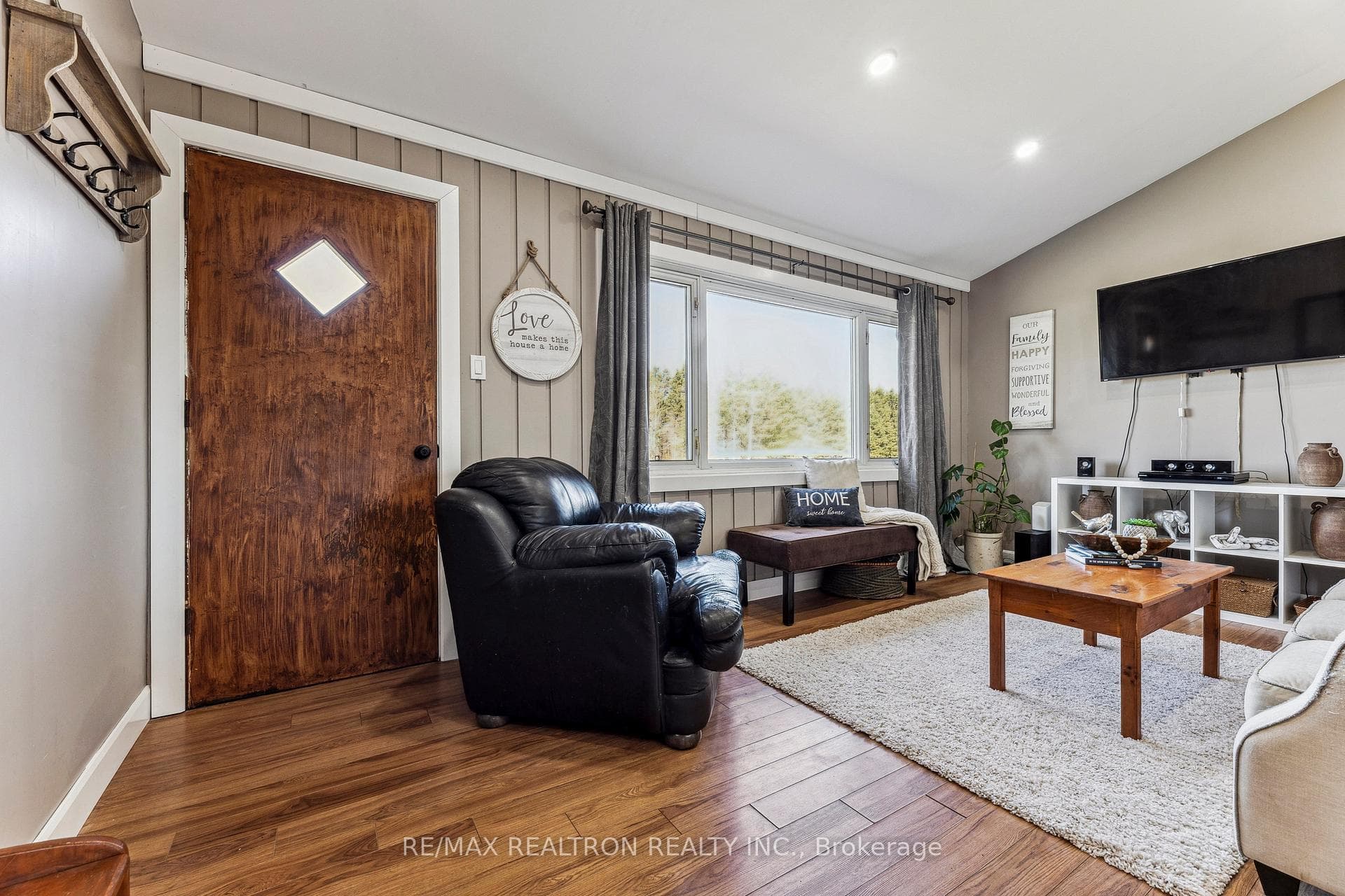 1653 Cedar Valley Road photo 5