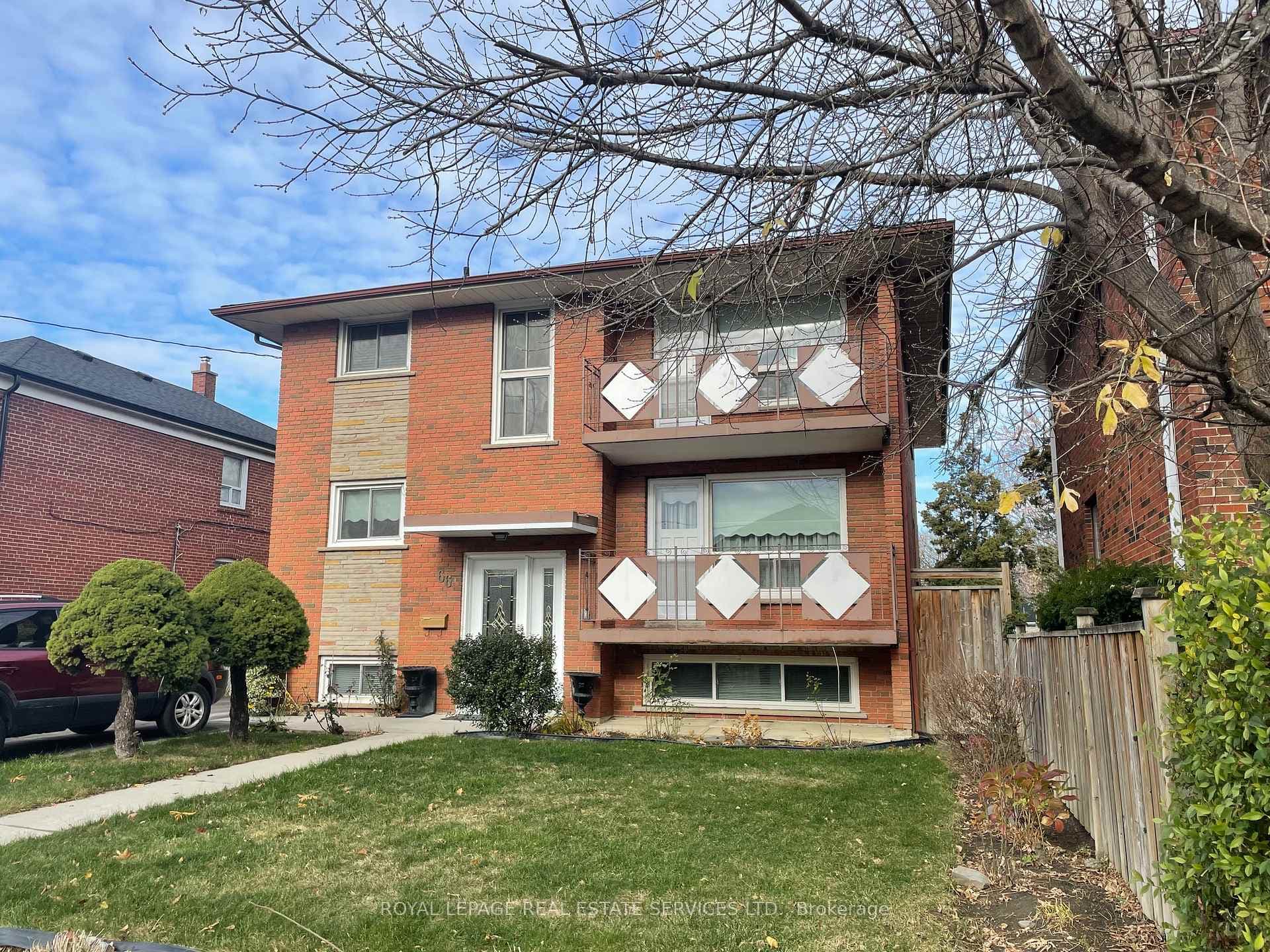 66 Evans Avenue photo 1