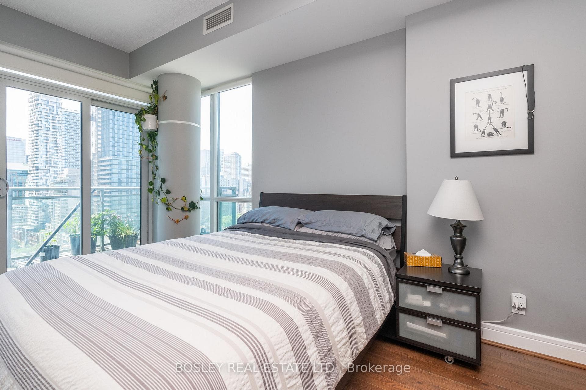 112 George Street Unit 2104 photo 22