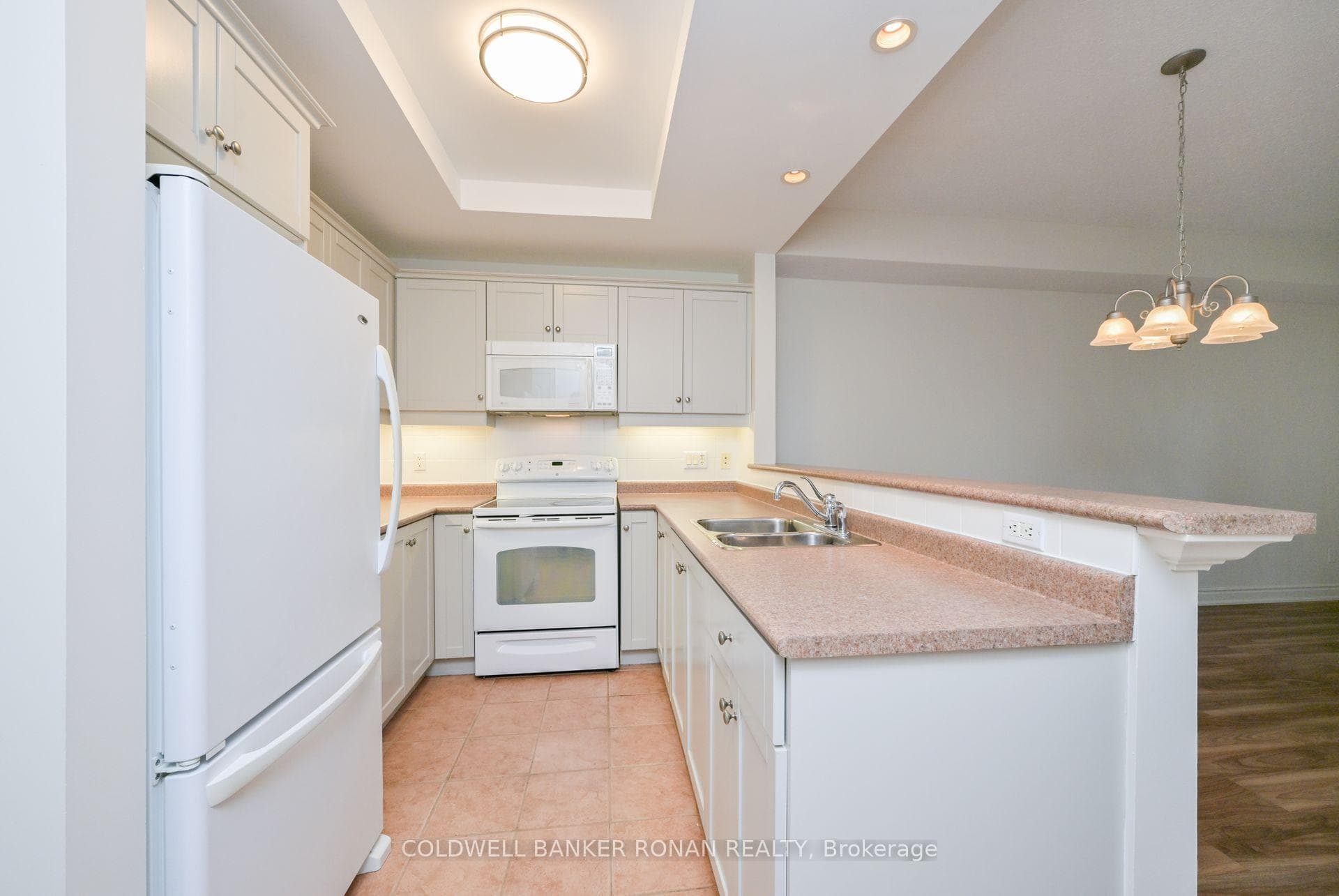 78 Sunset Boulevard Unit 202 photo 6