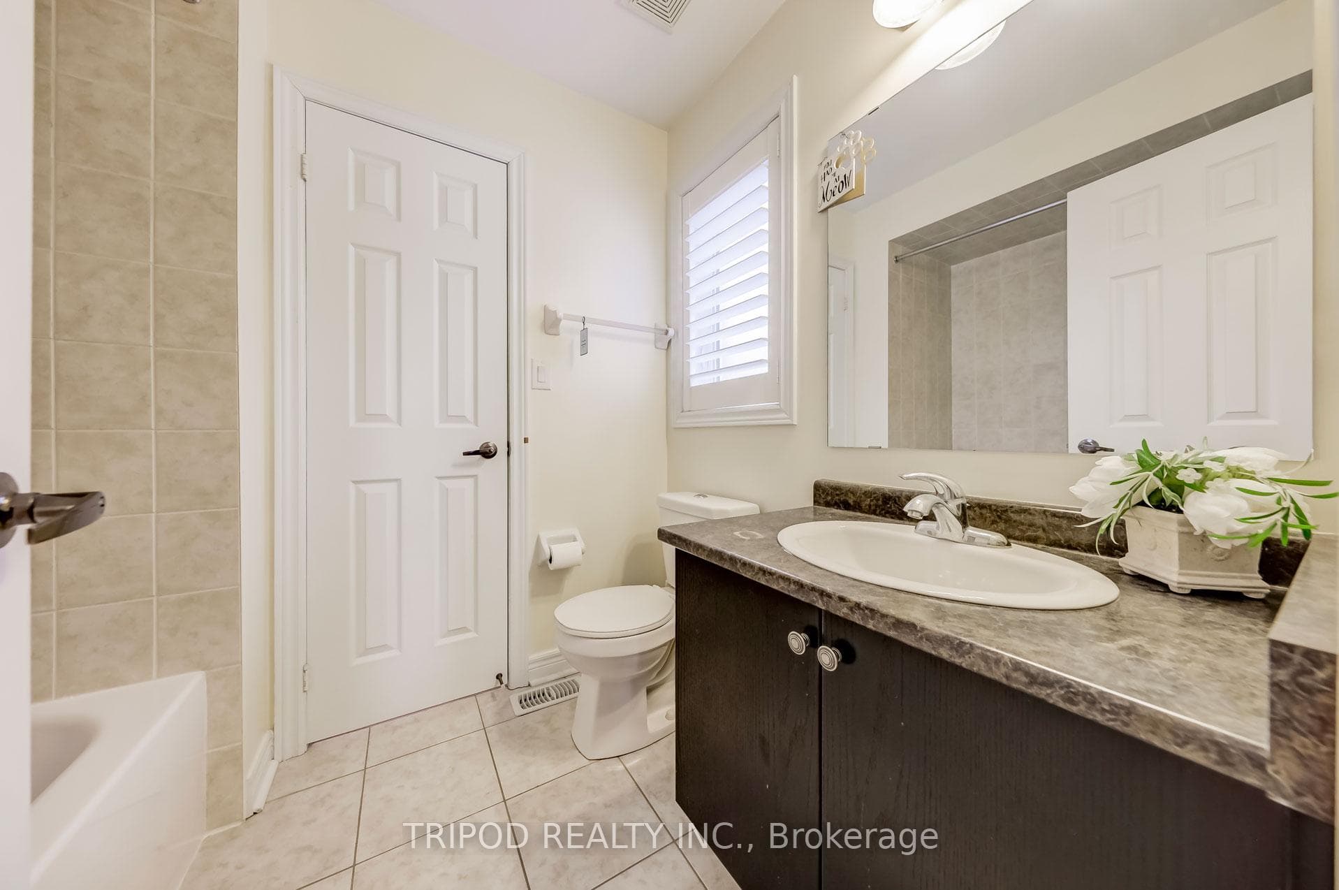 10 White Spruce Crescent photo 18