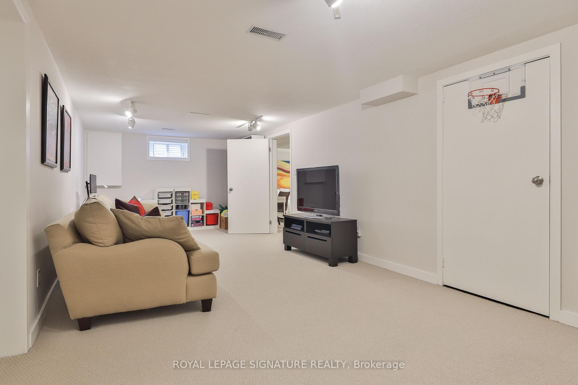58 Clareville Crescent photo 32