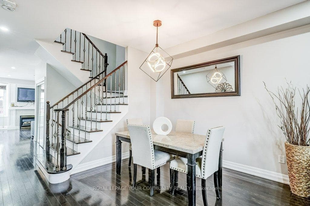 115 Wildberry Crescent photo 6