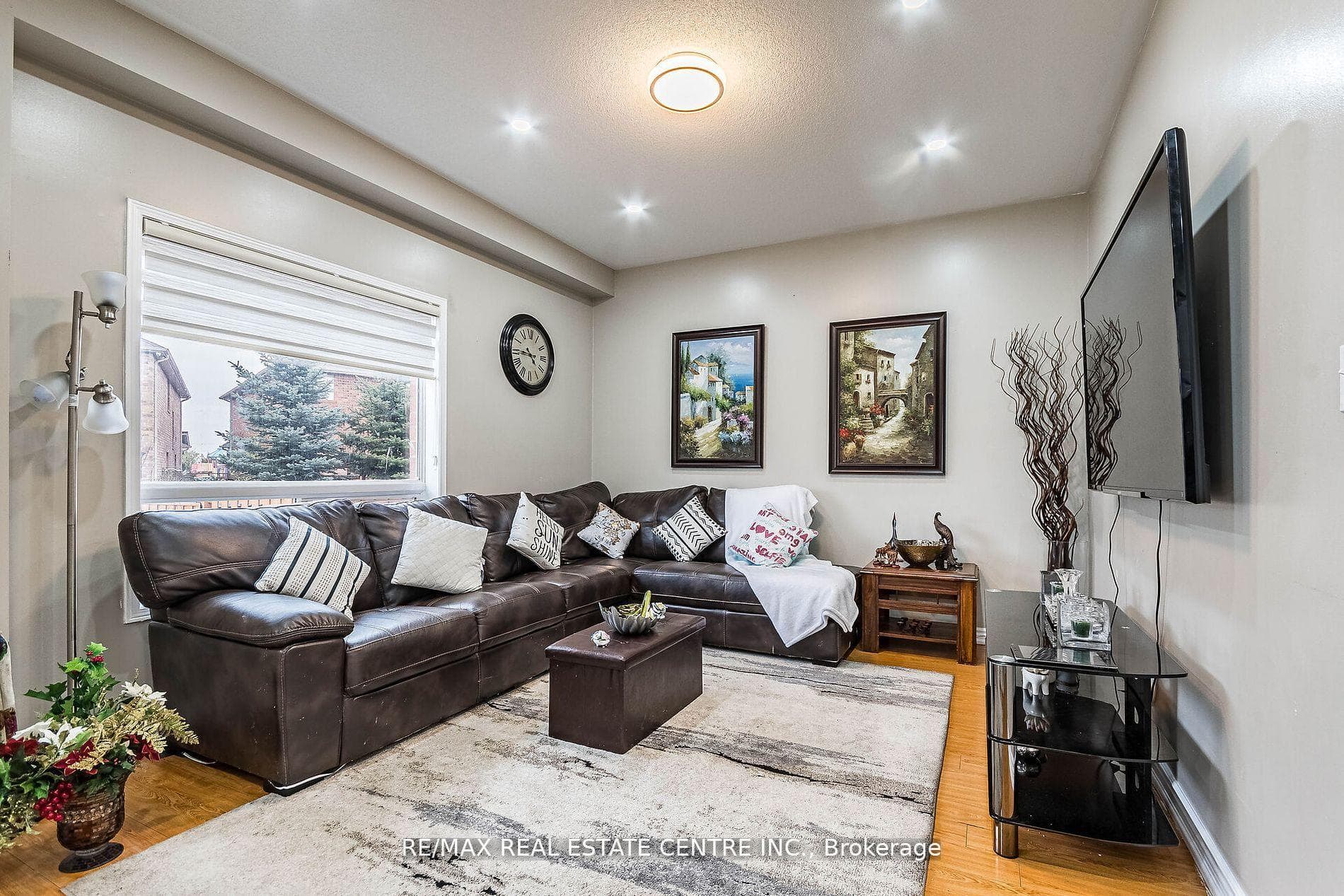45 Commodore Drive photo 13