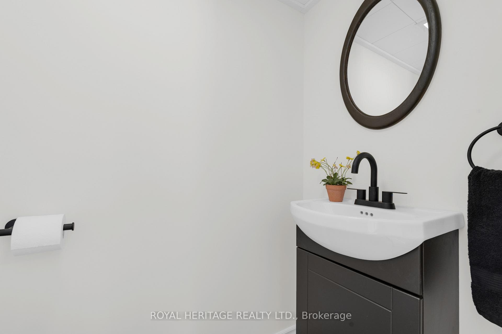 Basement 2 pc bathroom