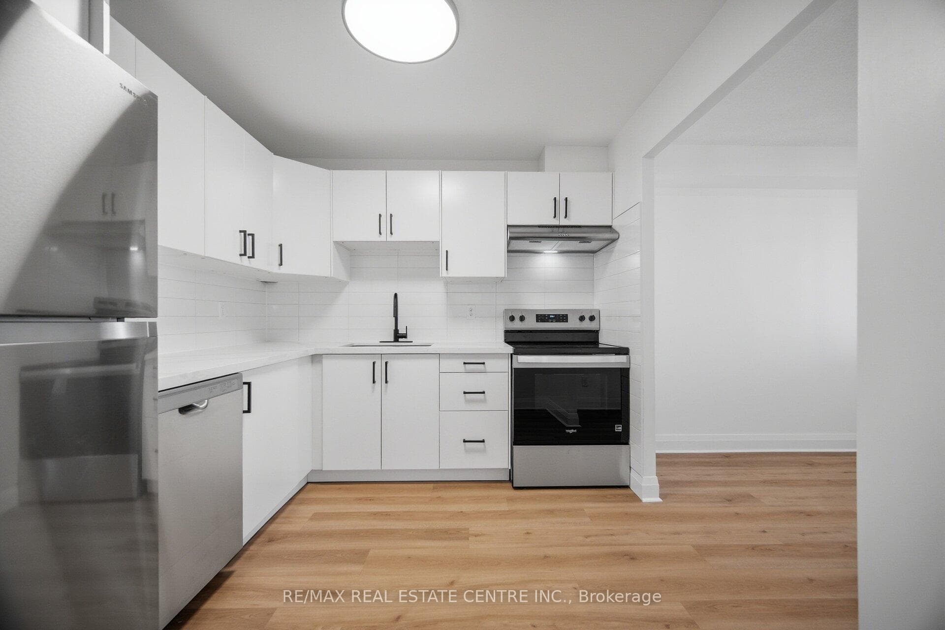 155 Hillcrest Avenue Unit 409 photo 13