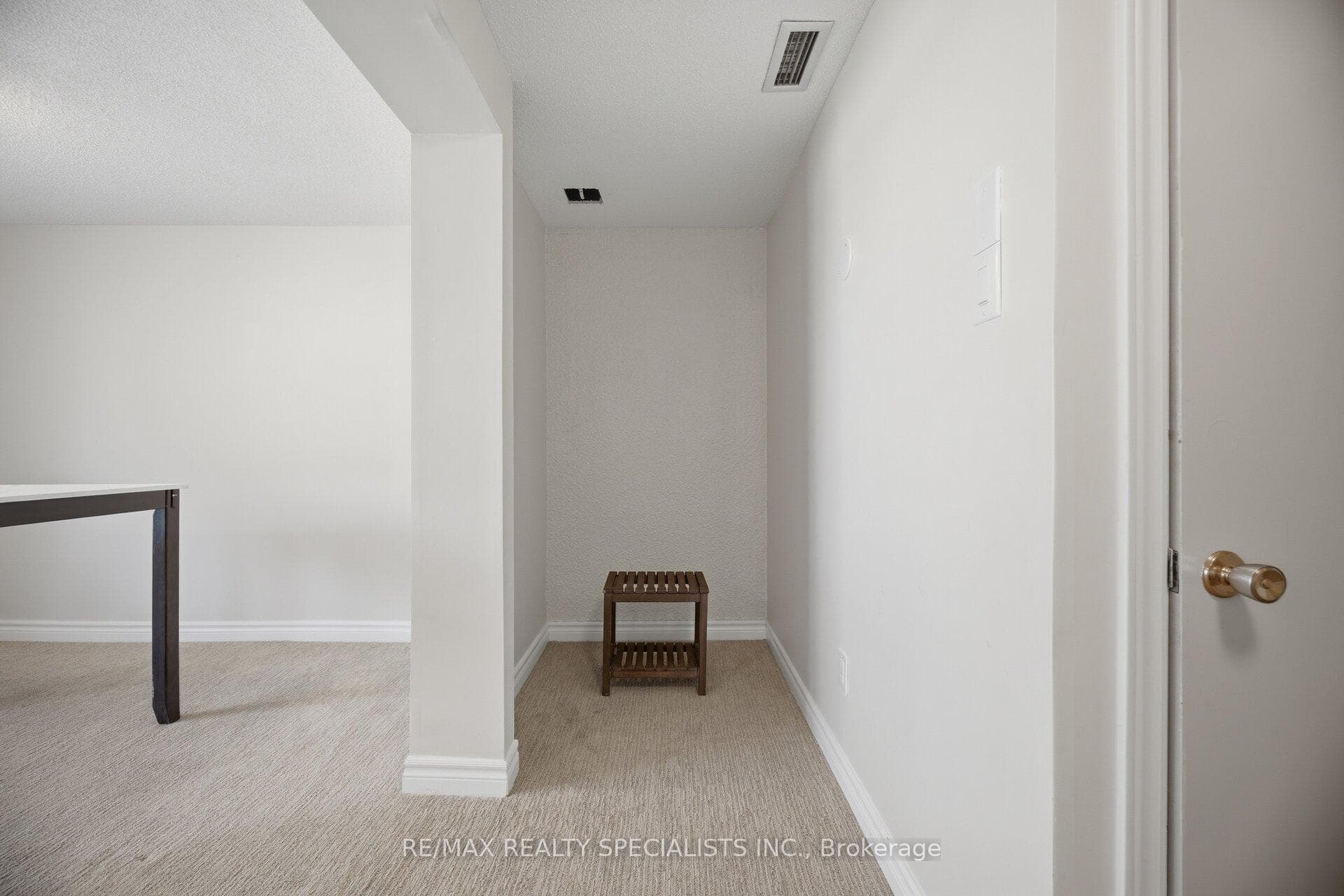 701 Burnhamthorpe Road Unit 106 photo 41