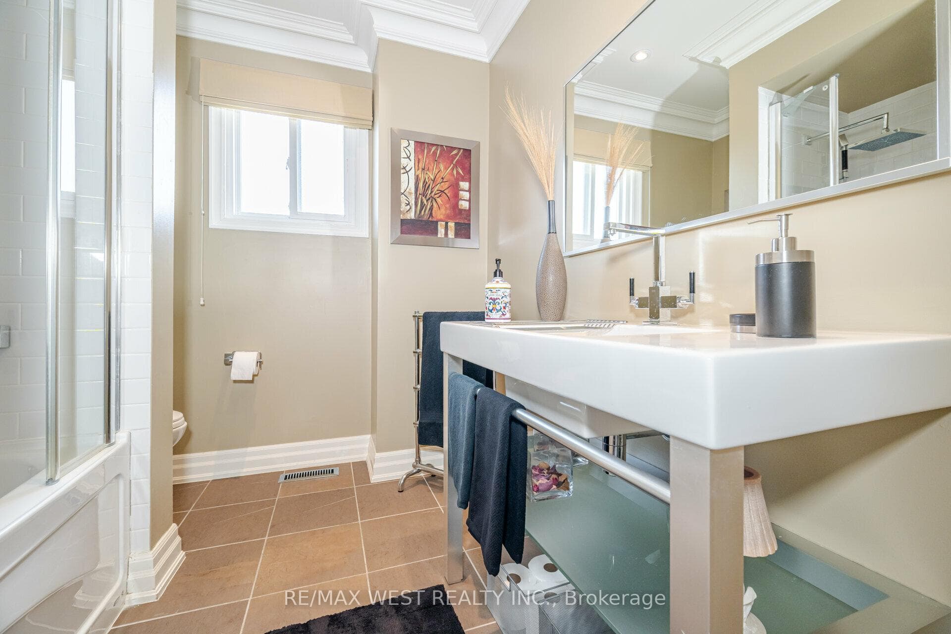 377 Aberdeen Avenue photo 21