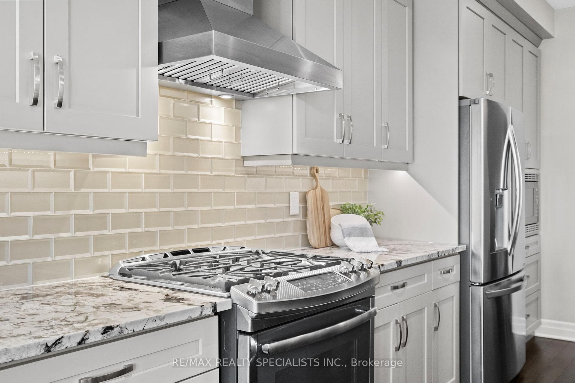 1406 Orr Terrace photo 6