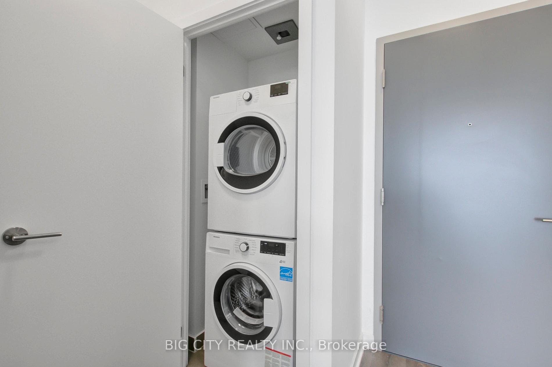 38 Forest Manor Road Unit 215 photo 21